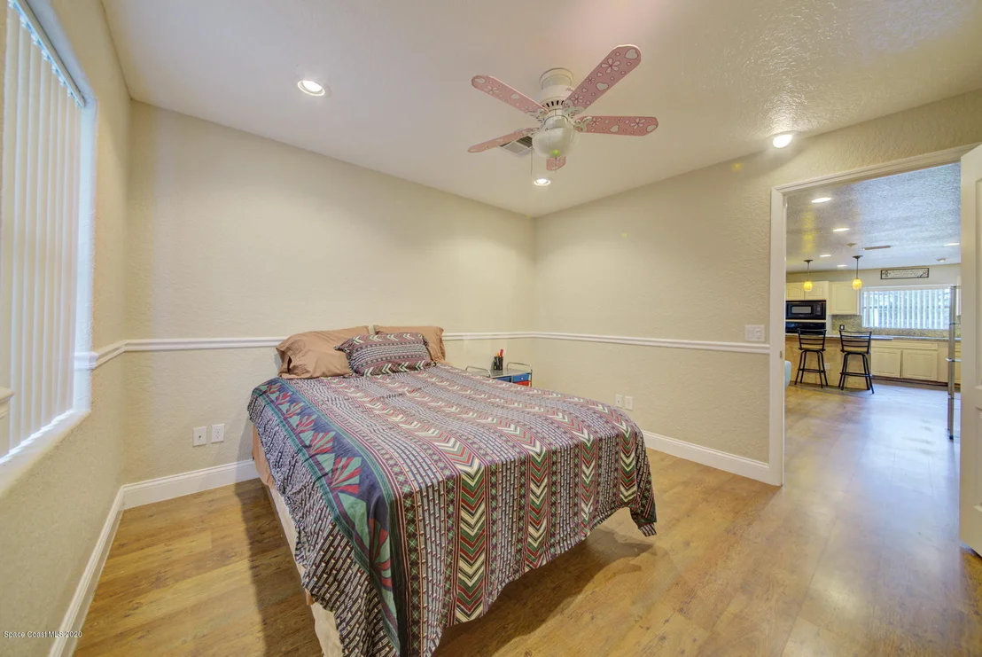 Photo of 1043 Green Road