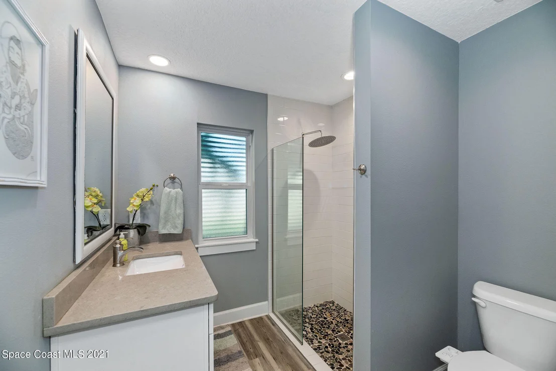 Photo of 211 Melbourne Avenue