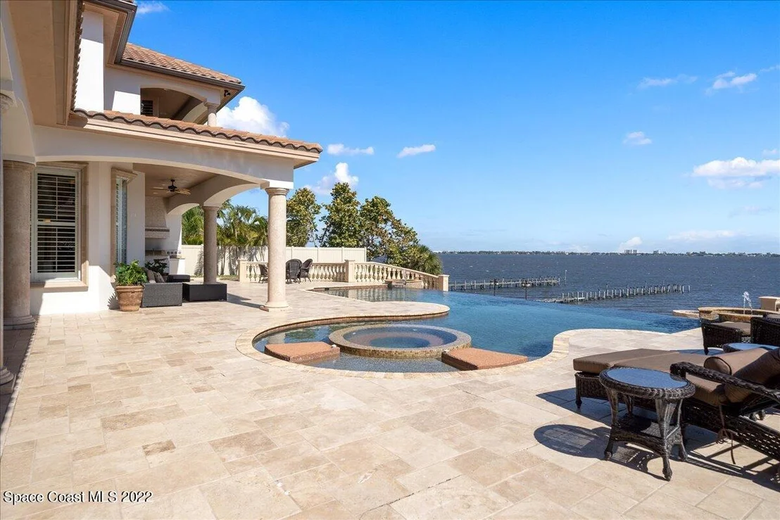 Photo of 671 Indian River Drive