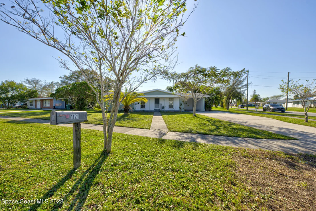 Photo of 1121 Daytona Drive NE
