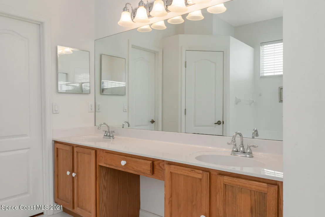 Photo of 332 Seafarer Circle
