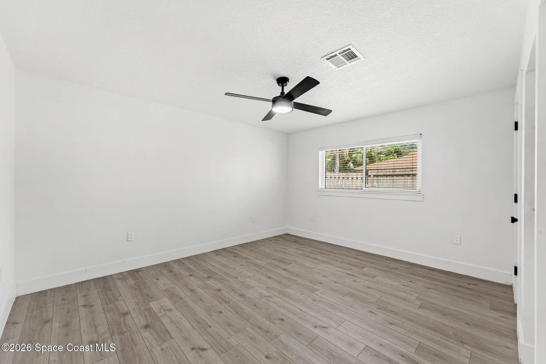 Photo of 470 Seabreeze Drive
