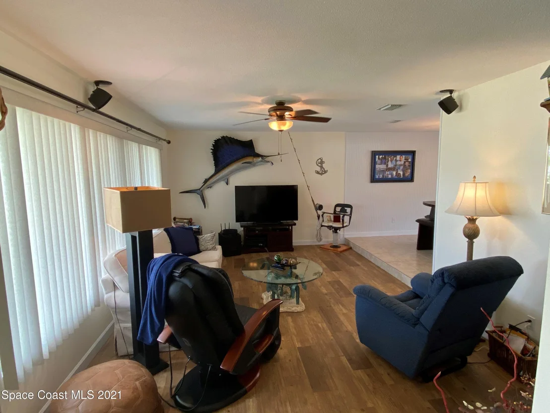 Photo of 445 Hamlin Avenue