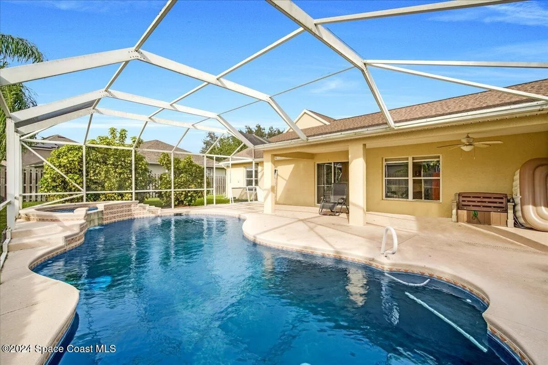 Photo of 6018 Newbury Circle