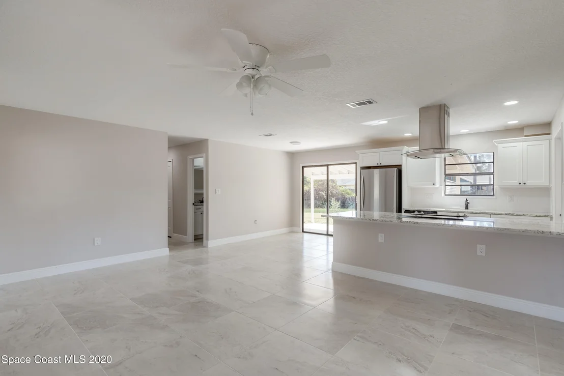 Photo of 6387 Hudson Road