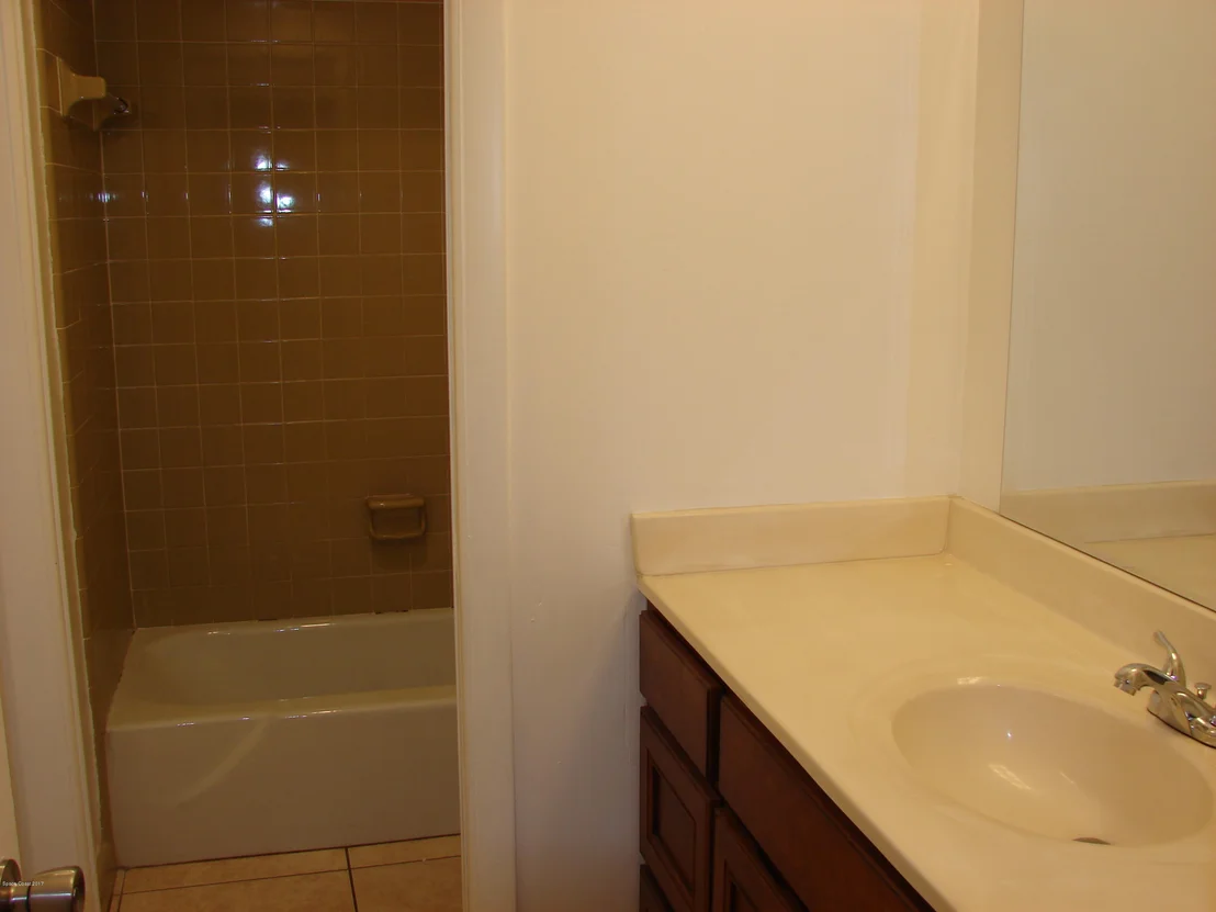 Photo of 762 Hampton Drive NE