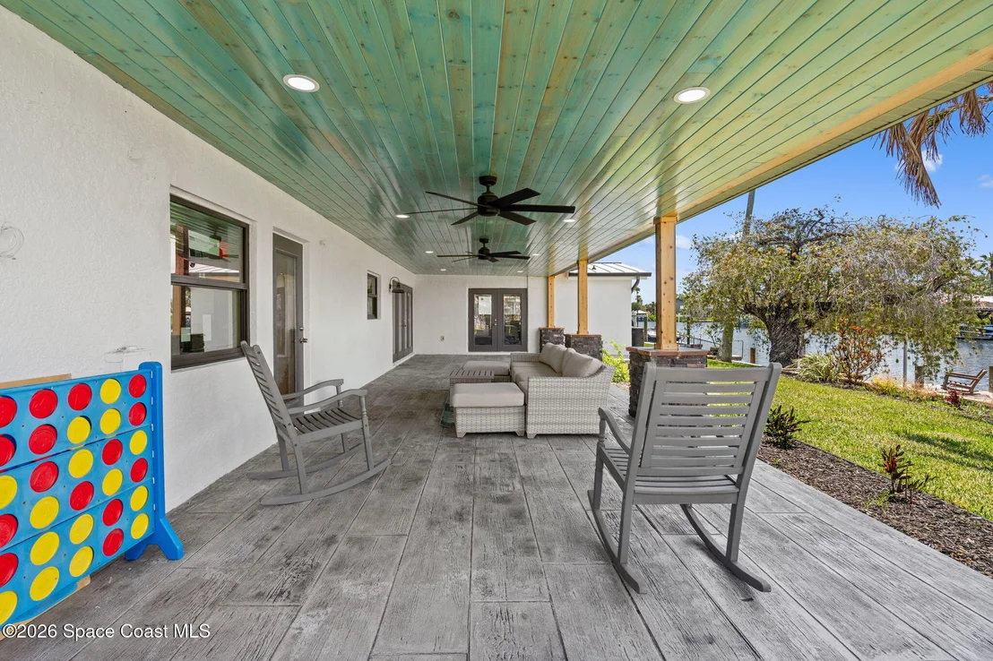 Photo of 213 River Road