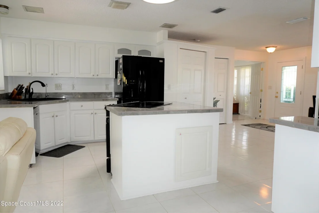 Photo of 710 Hibiscus Drive