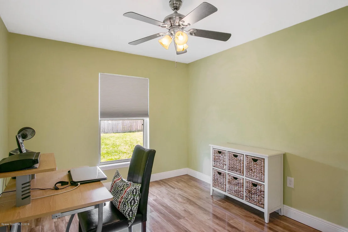 Photo of 2423 Mountain View Avenue