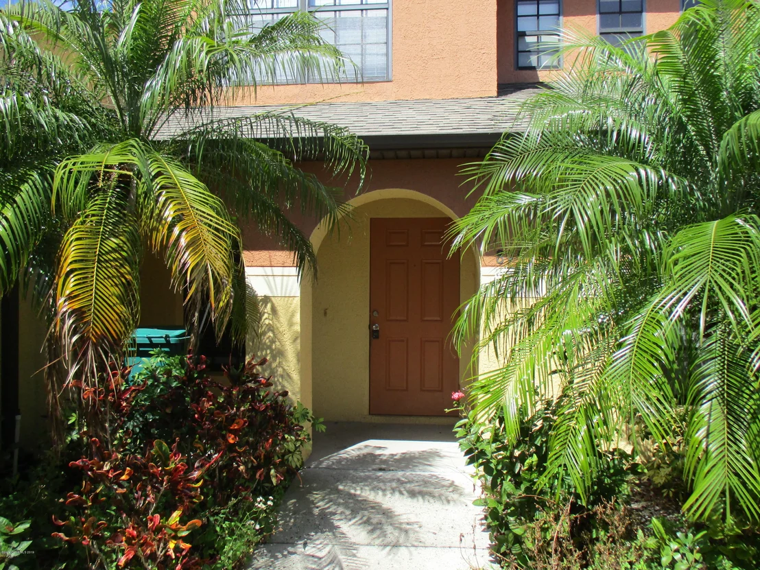 Photo of Unit 105 at 895 Luminary Circle