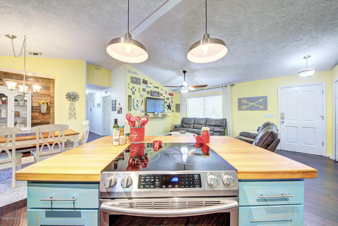 Photo of 6421 Hunt Road