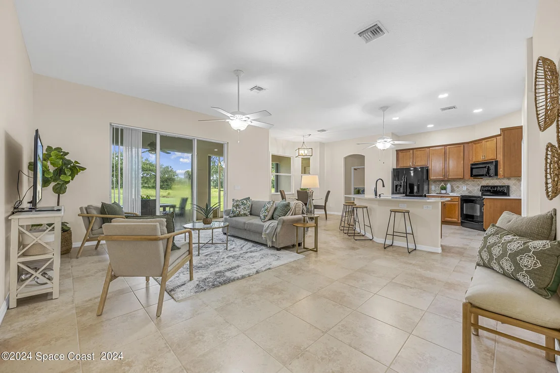 Photo of 1878 Windbrook Drive SE
