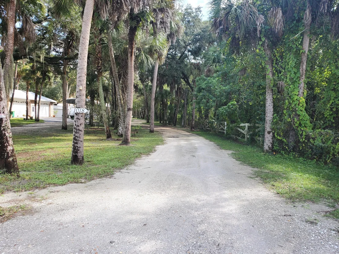 Photo of 1016 Gray Road