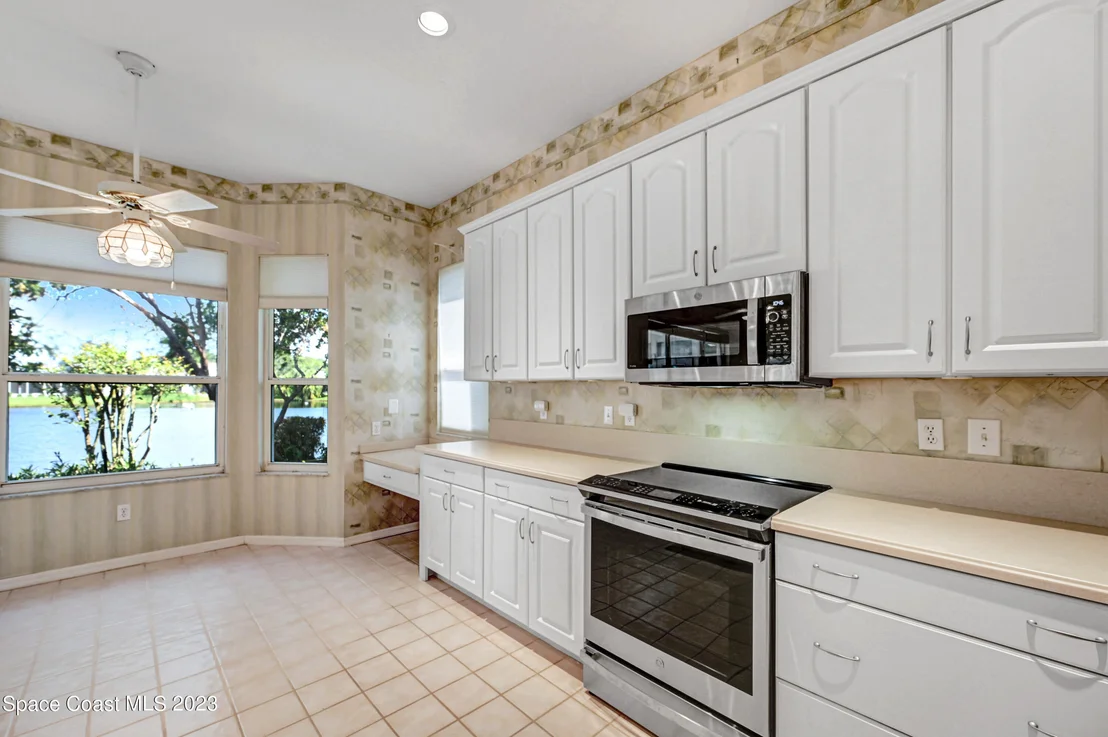 Photo of 954 Somerset Lane