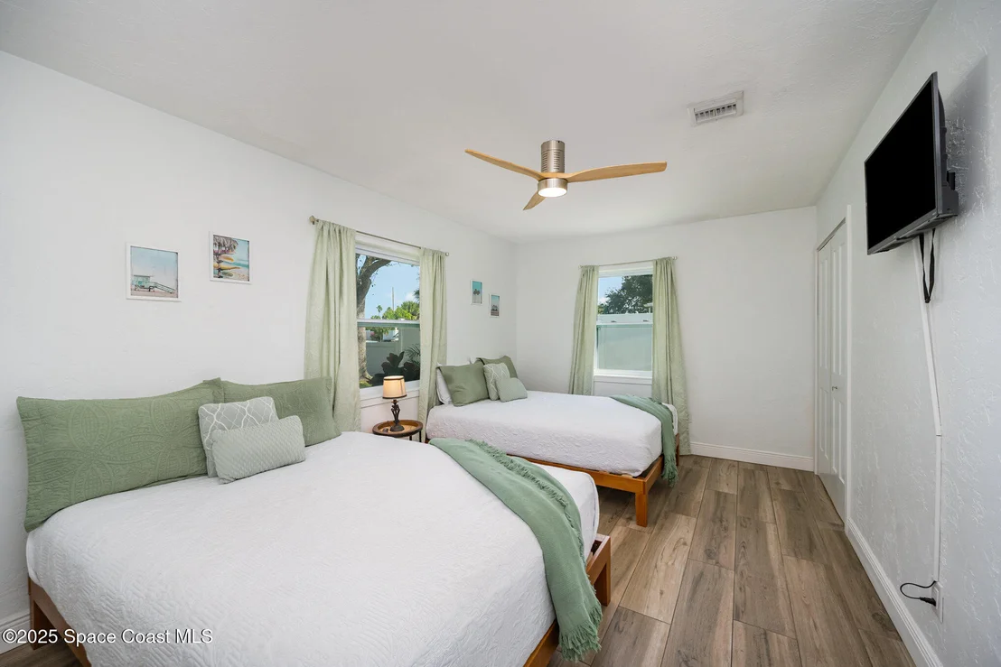 Photo of 113 W Leon Lane