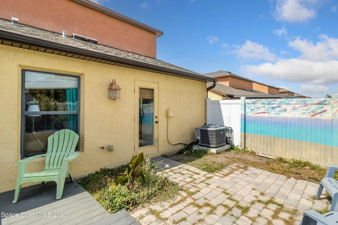 Photo of Unit 101 at 910 Luminary Circle