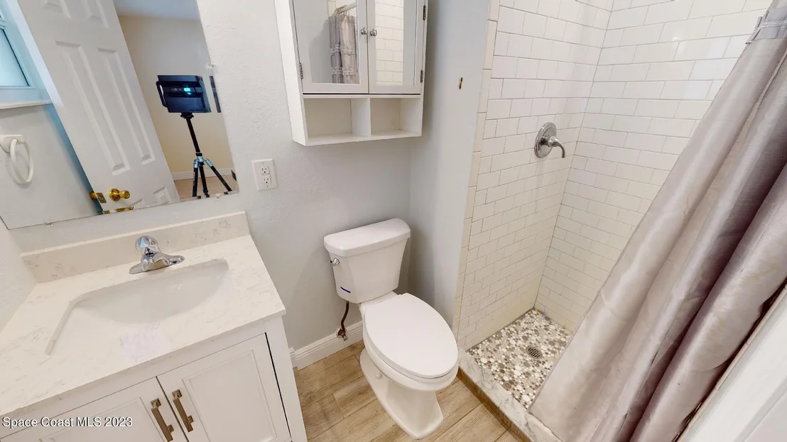 Photo of 1457 Albert Drive
