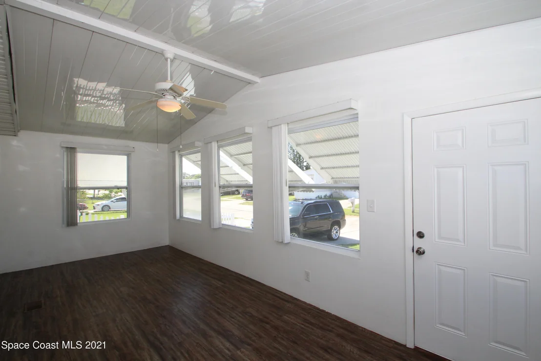 Photo of 2505 Amberly Road NE