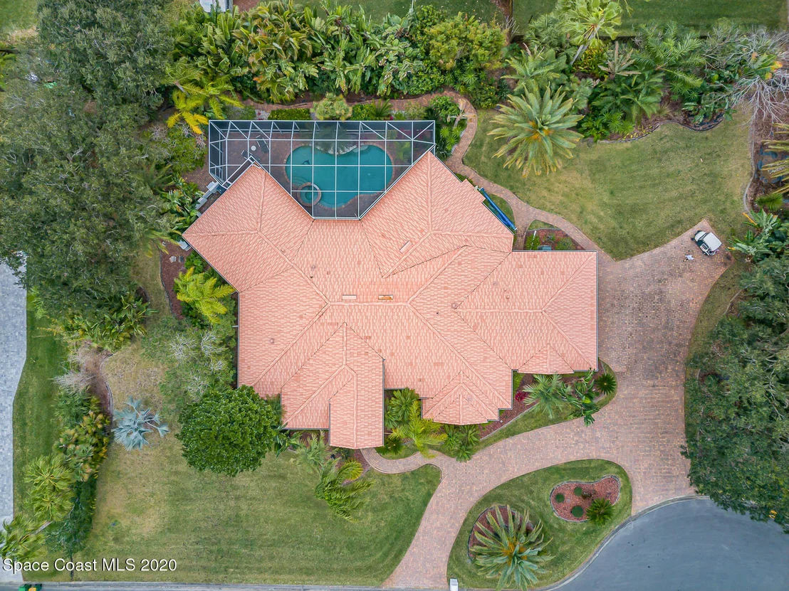 Photo of 889 Oak Park Drive