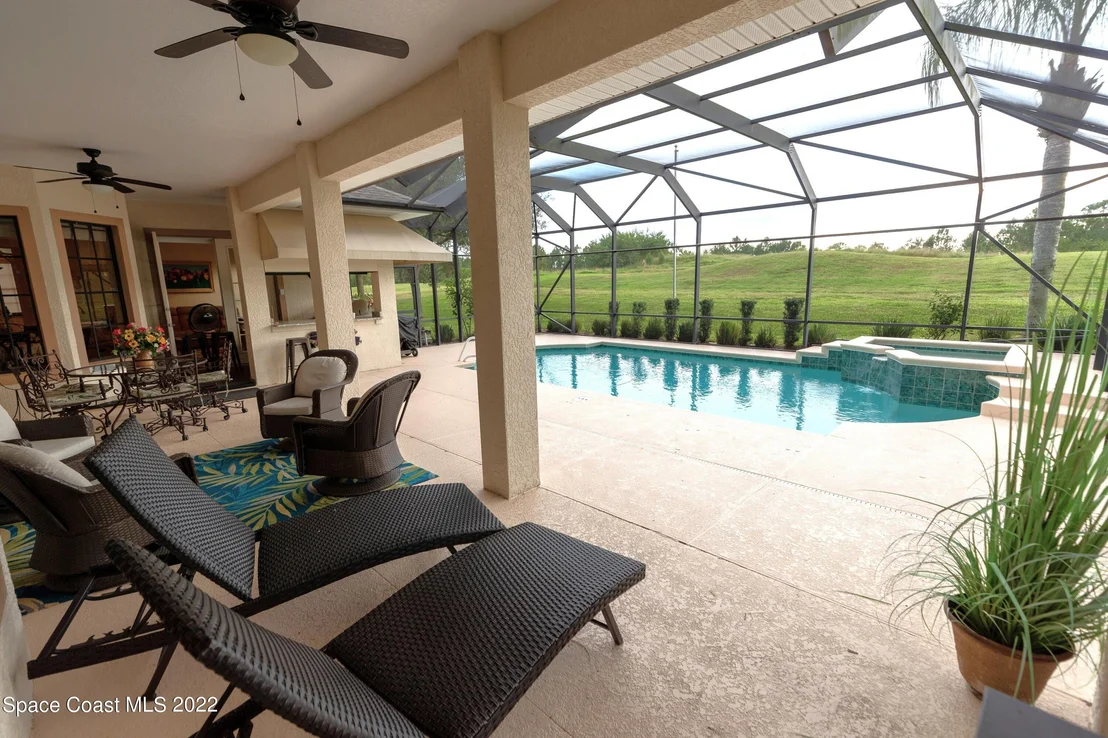 Photo of 2112 Windbrook Drive SE
