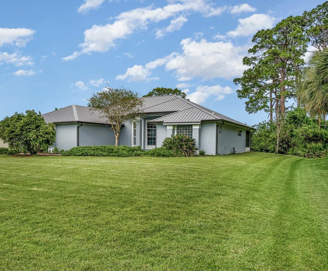 Photo of 4353 Long Lake Road