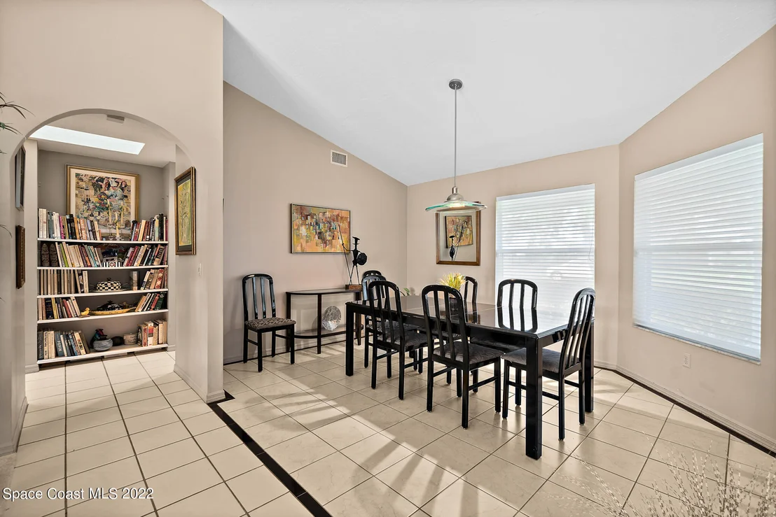 Photo of 686 Rossmoor Circle