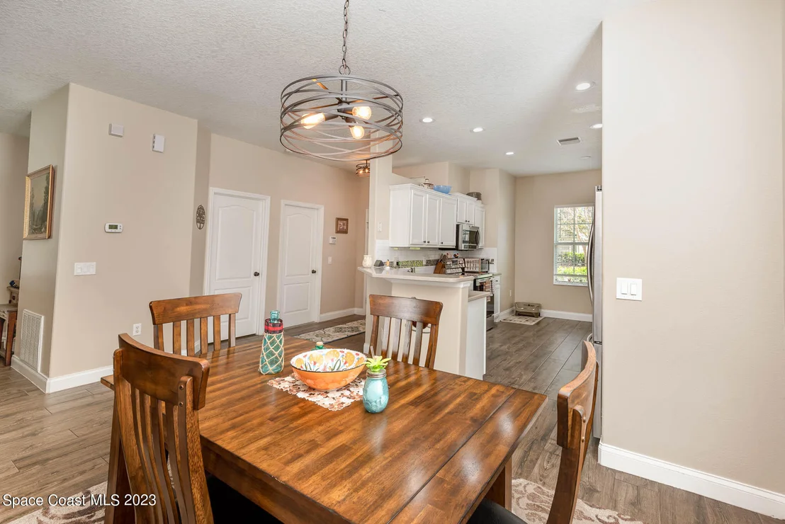 Photo of 402 Waterside Circle