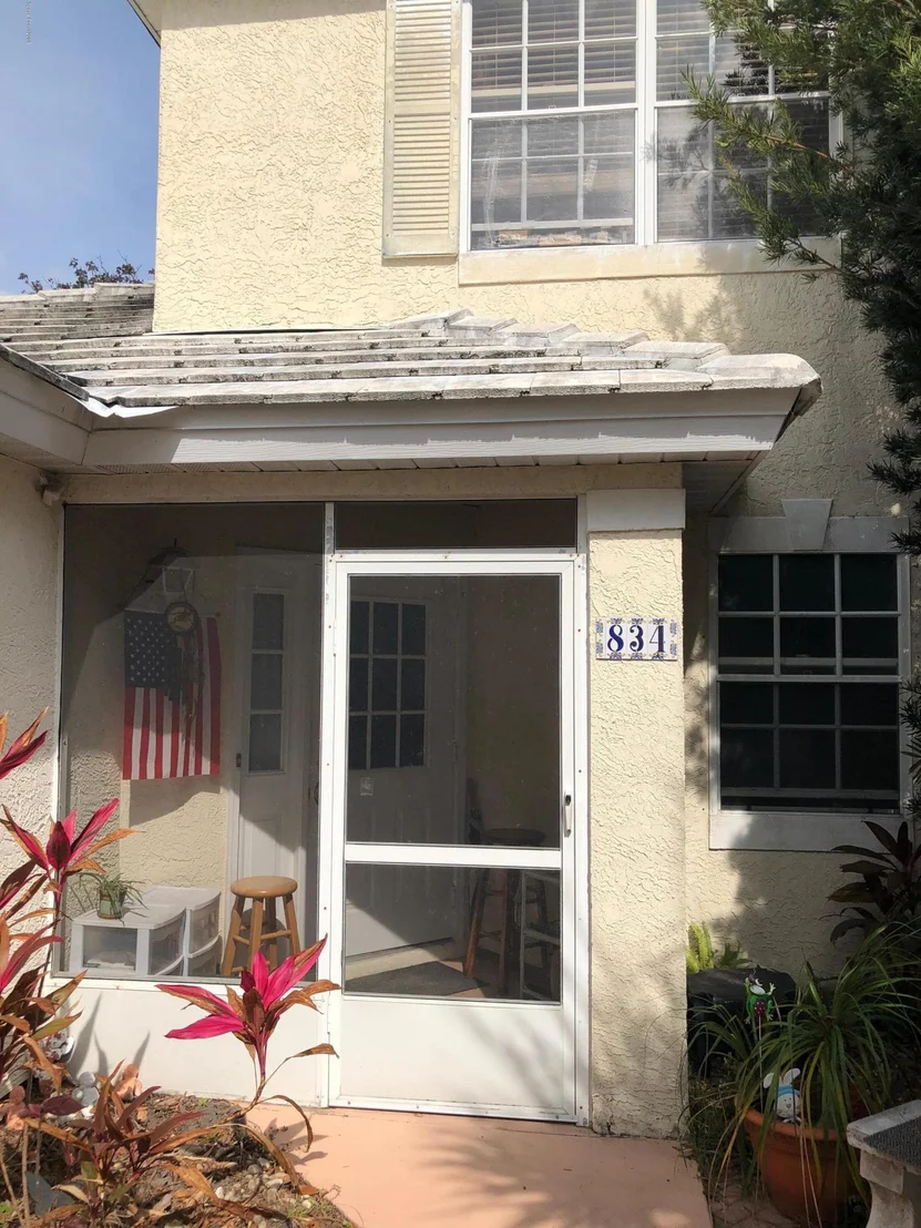 Photo of 834 Wateroak Drive NE