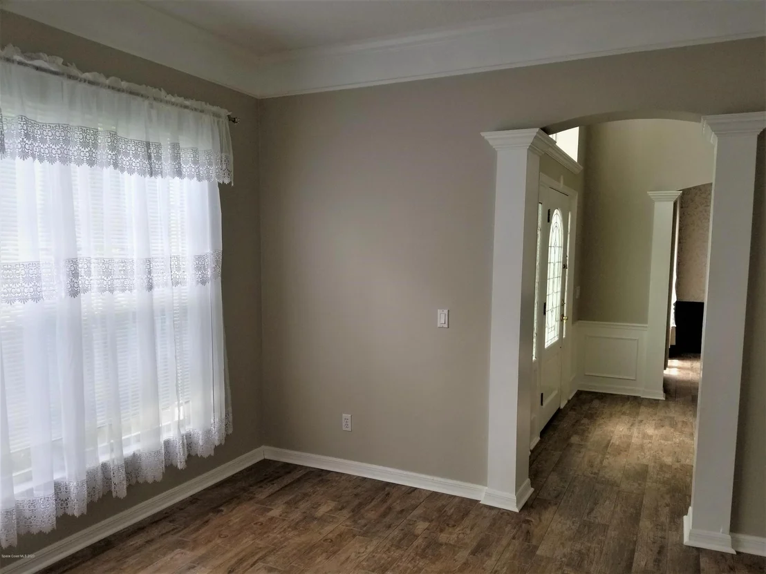 Photo of 667 Autumn Glen Drive
