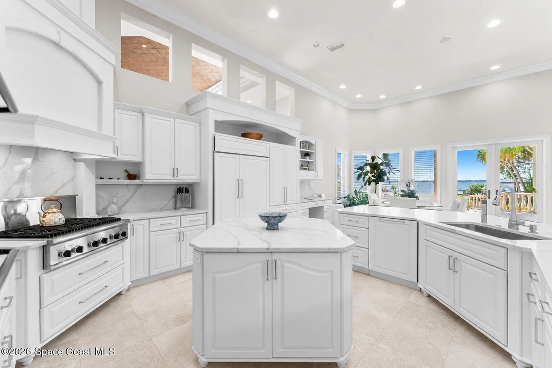 Photo of 200 Riverside Drive