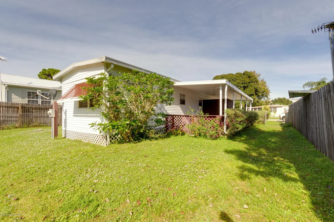 Photo of 2576 Haverhill Road NE
