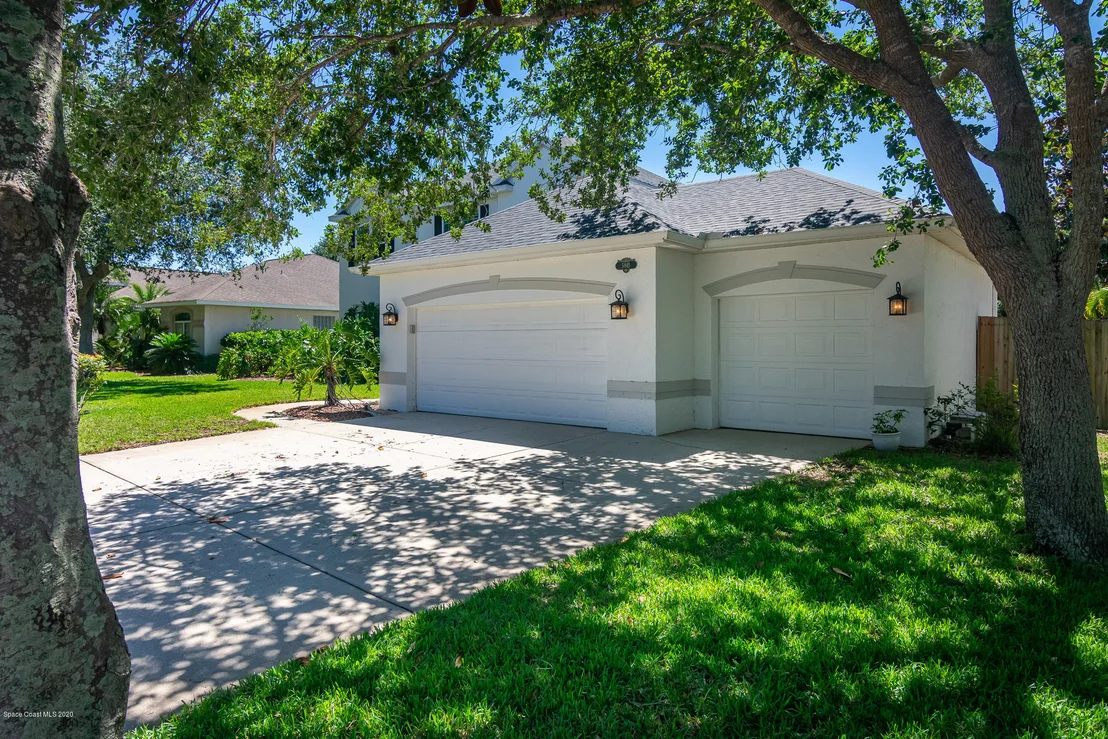 Photo of 5845 Newbury Circle