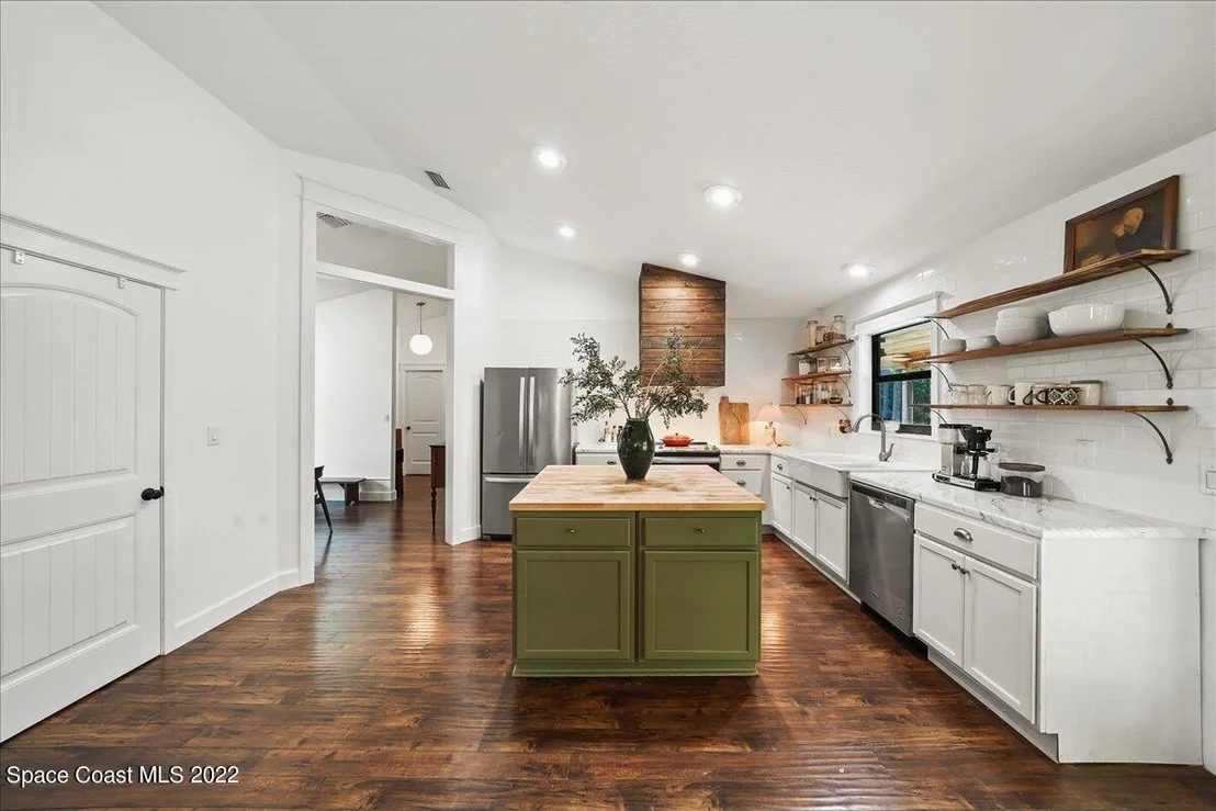 Photo of 3385 Grant Road