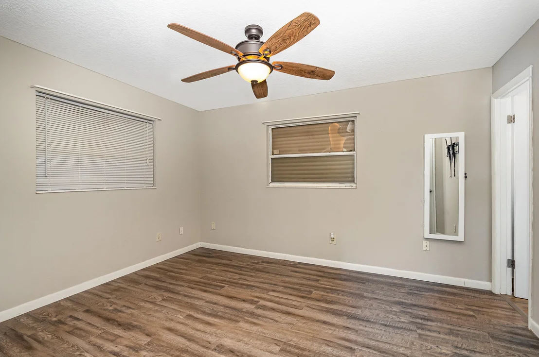 Photo of 4985 Cocoanut Drive