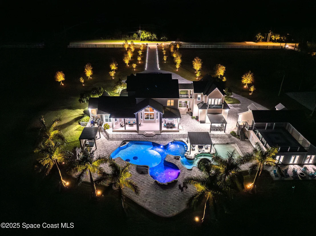 Photo of 4236 Hield Road NW