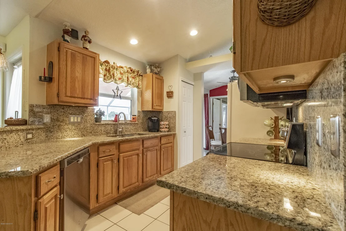 Photo of 6281 Golfview Avenue