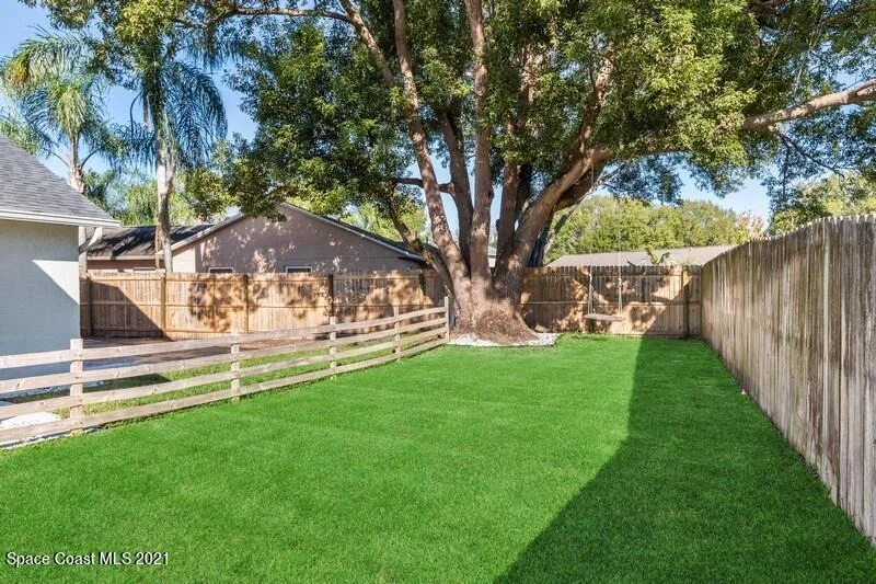 Photo of 902 Black Pine Court