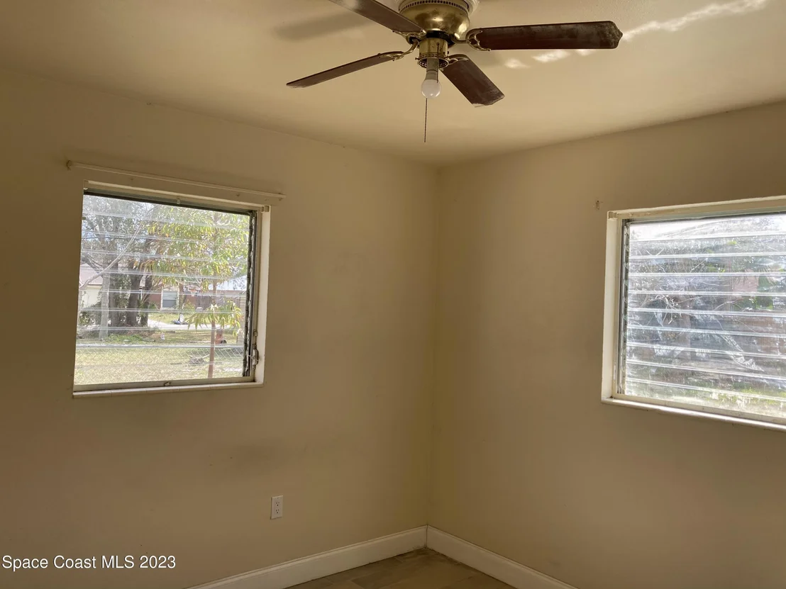 Photo of 2111 Warwick Road