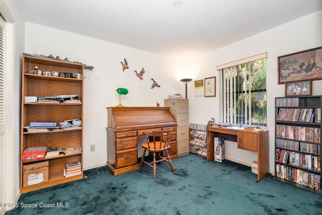 Photo of 1812 Live Oak Drive N