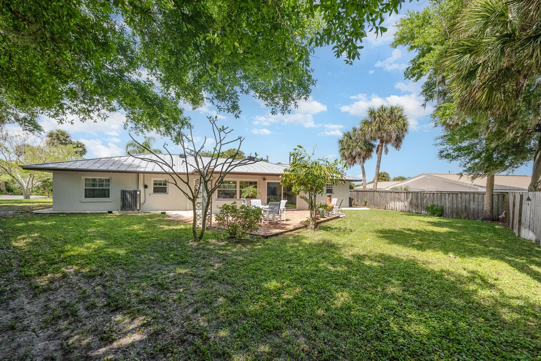 Photo of 949 W Whitmire Drive