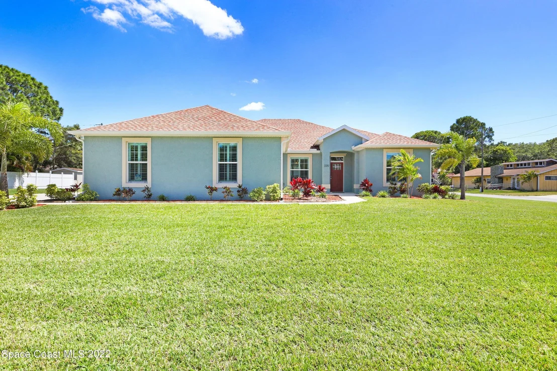 Photo of 335 Pine Boulevard