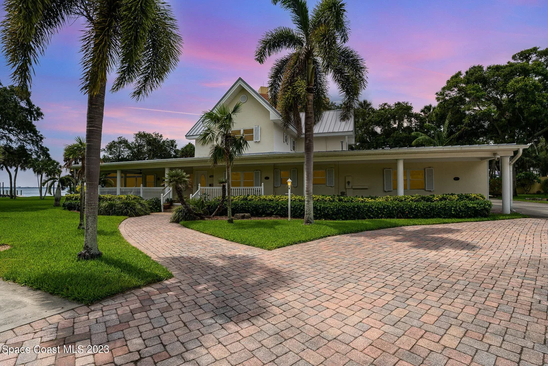 Photo of 1321 Pineapple Avenue