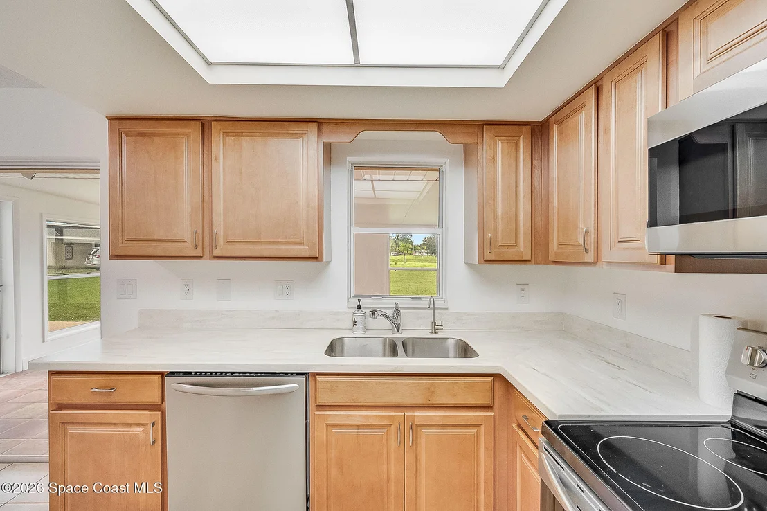 Photo of 722 Apollo Circle NE