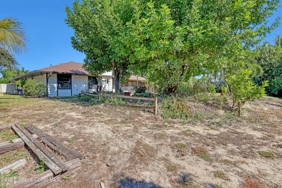 Photo of 235 Sand Dollar Road S