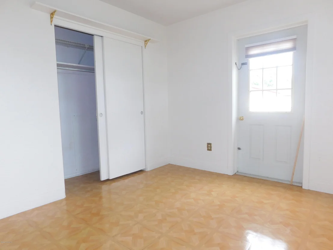 Photo of 689 Laurie Street