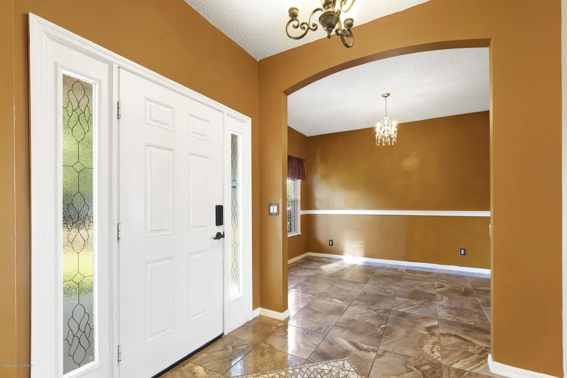 Photo of 5585 Graham Street