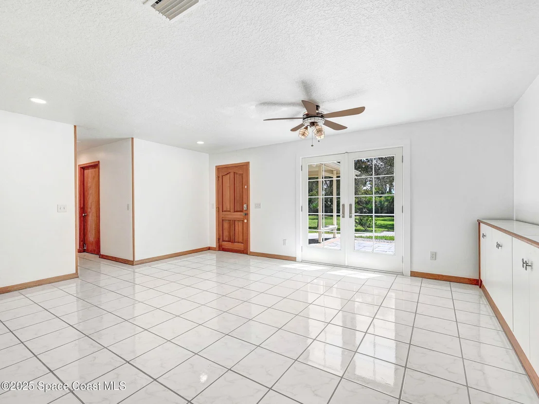 Photo of 6570 Whispering Pines Lane