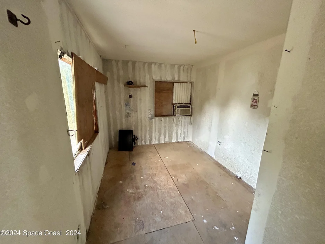 Photo of 326 Iris Street