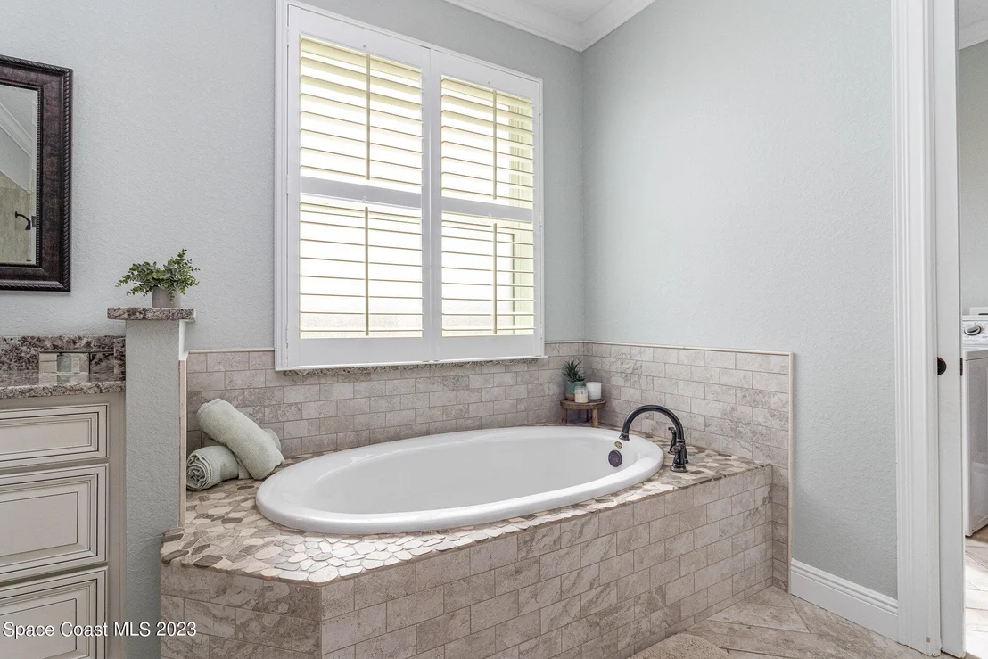 Photo of 3290 Aurantia Road