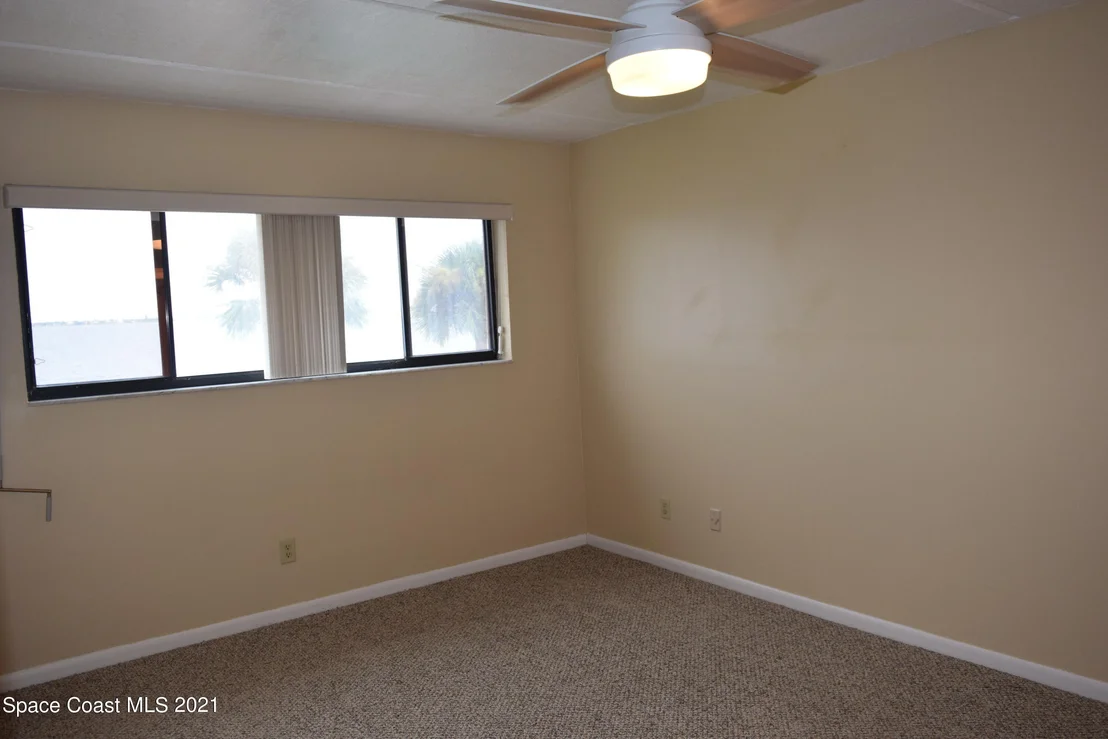 Photo of Unit 207 at 3901 Dixie Highway NE